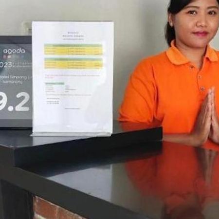 Weis Hotel Simpang Lima 세마랑 외부 사진