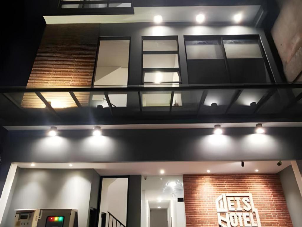 Weis Hotel Simpang Lima 세마랑 외부 사진