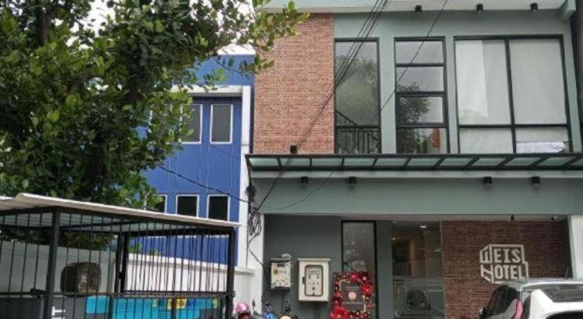 Weis Hotel Simpang Lima 세마랑 외부 사진