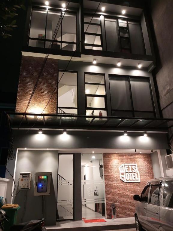 Weis Hotel Simpang Lima 세마랑 외부 사진